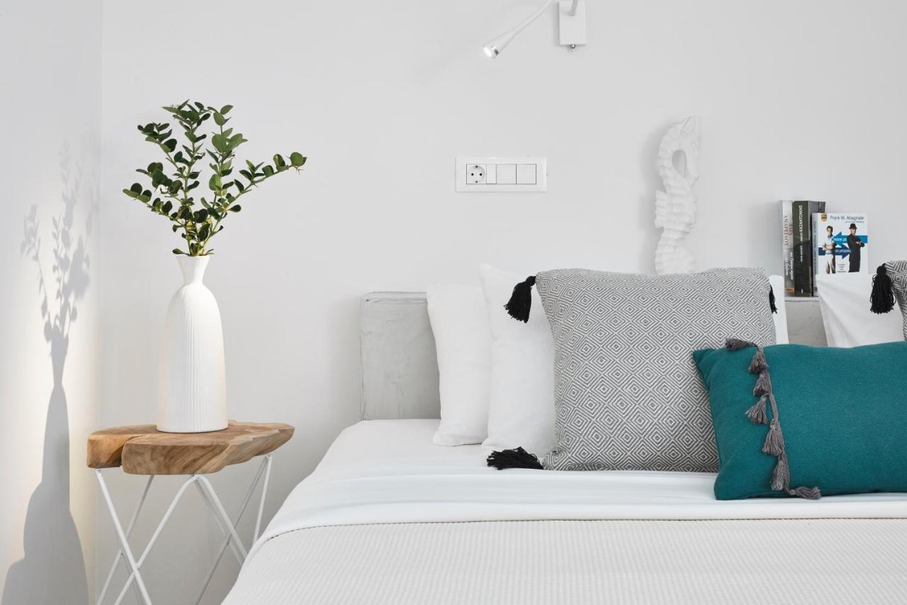 Infinite Blue Luxury Suites Fira  Ngoại thất bức ảnh