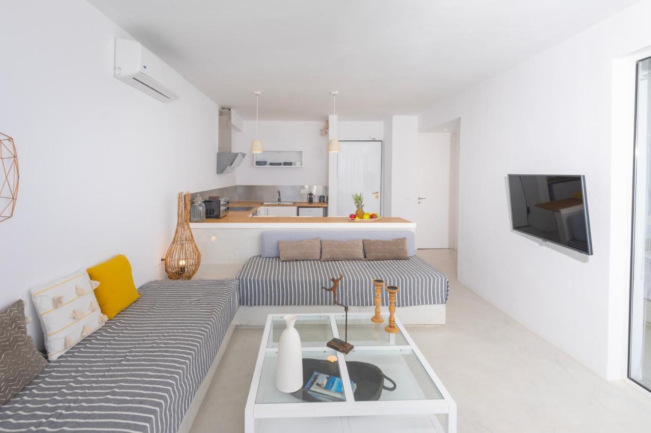 Infinite Blue Luxury Suites Fira  Ngoại thất bức ảnh