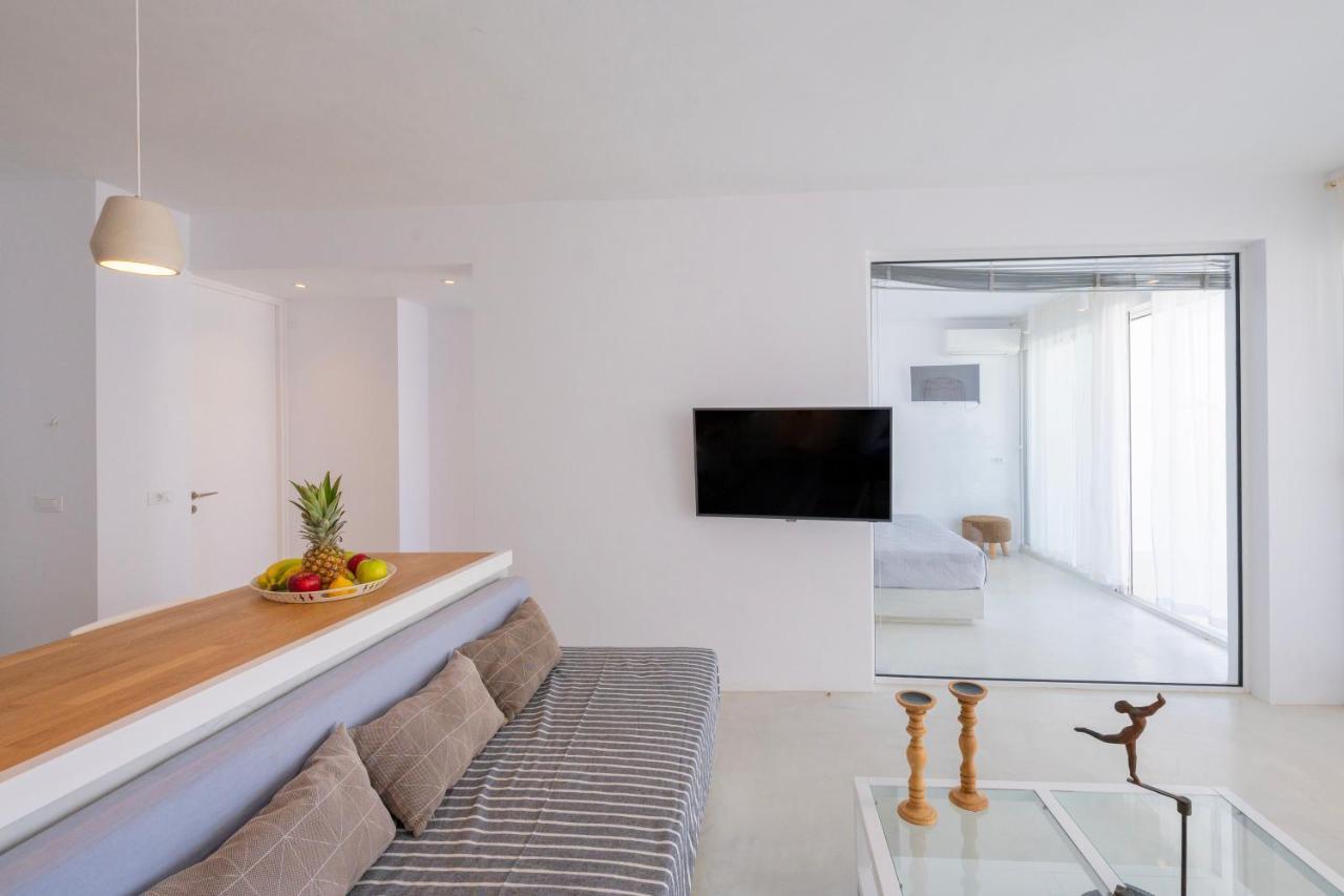 Infinite Blue Luxury Suites Fira  Ngoại thất bức ảnh