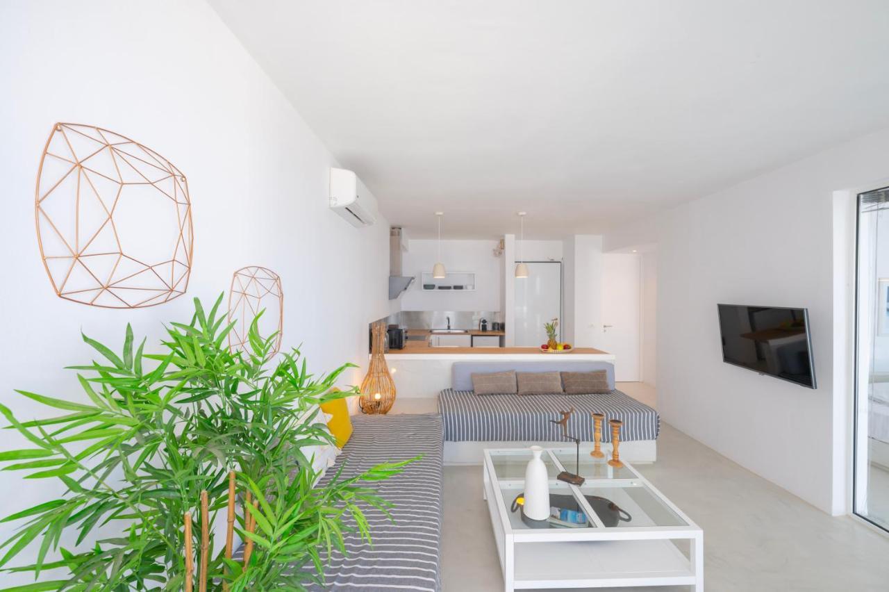 Infinite Blue Luxury Suites Fira  Ngoại thất bức ảnh
